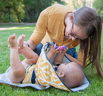 <center>SnoofyBee 美國三合一攜帶式嬰兒折疊尿布墊