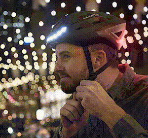 <center>LUMOS 美國 LED 智能單車帽