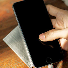 PLUSUS LifeCard<br/>超輕薄行動電源 Apple/Lighting (鐵灰)
