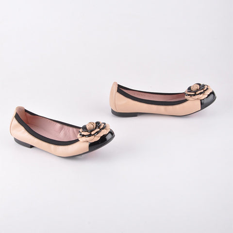 PRETTY BALLERINAS<BR/>Shirley 系列 山茶花雙色拼接平底鞋 (共2色) - Shark Tank Taiwan 