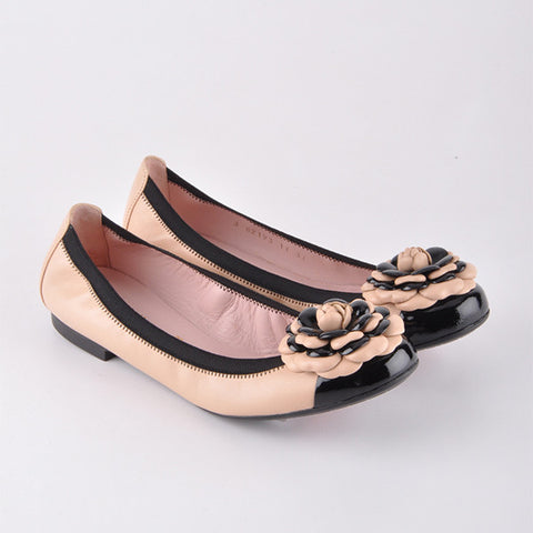 PRETTY BALLERINAS<BR/>Shirley 系列 山茶花雙色拼接平底鞋 (共2色) - Shark Tank Taiwan 