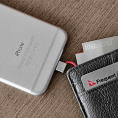 PLUSUS LifeCard<br/>超輕薄行動電源 Apple/Lighting (鐵灰)
