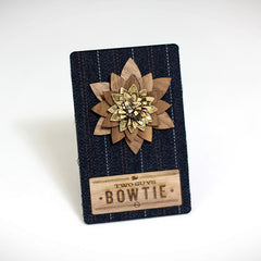THE TWO GUYS BOW TIE Lapel Flower - Williamsburg<br/>手工木製胸花 - 威廉姆斯 - Shark Tank Taiwan 